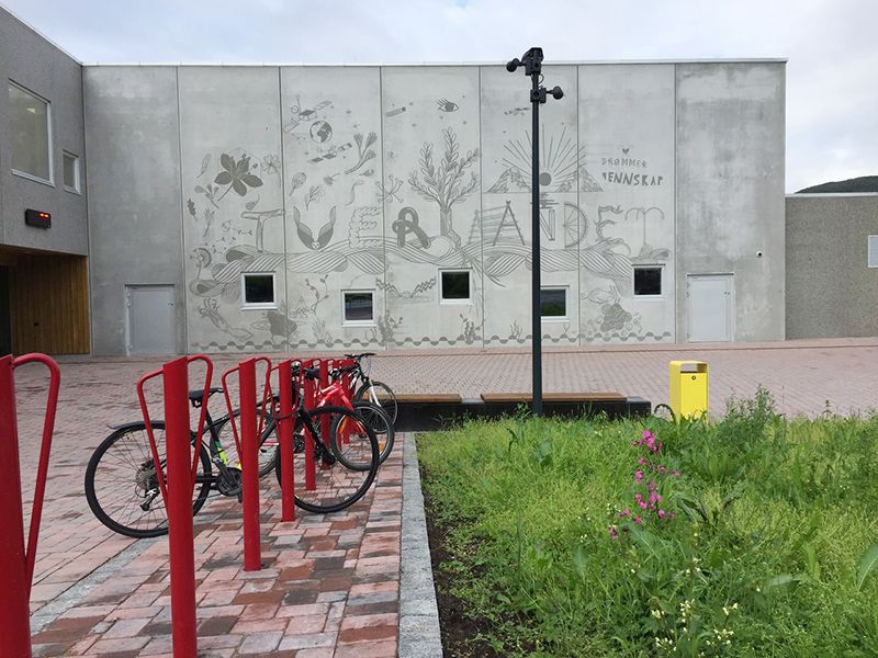 Graphic Concrete Tau Shopping Center R13